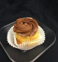 2 vanilla cupcakes with vanilla pudding filling and finished with chocolate buttercream. Boston Cream